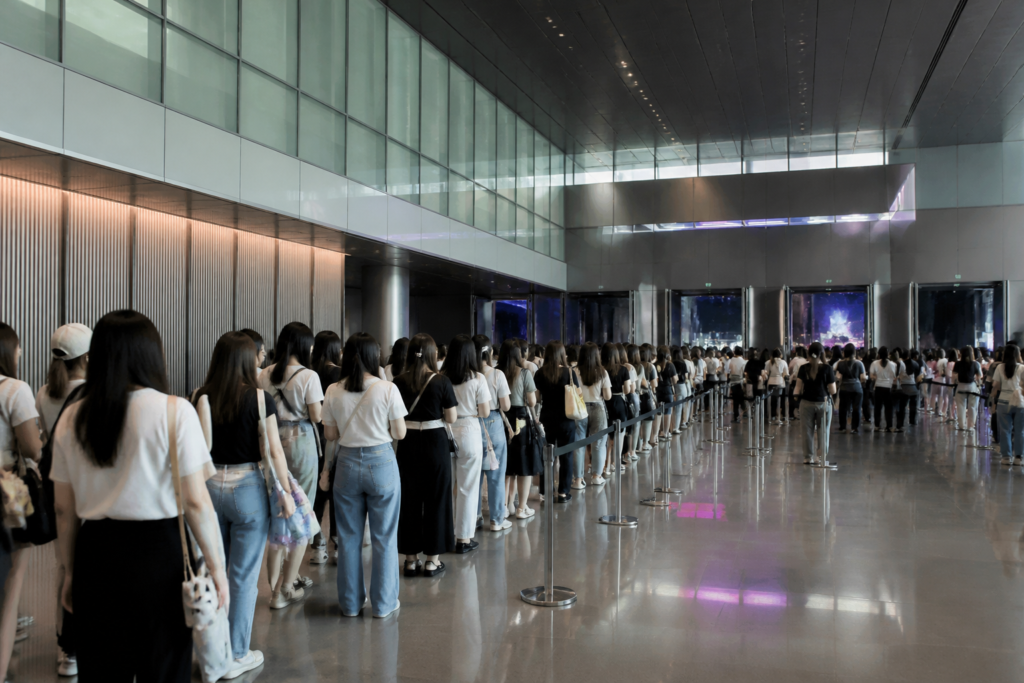 킨텍스 제1전시장 1홀 콘서트 입장 준비 모습